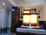 Hotel Alpine в Агра Индия  ✅. Забронировать номер онлайн по выгодной цене в Hotel Alpine. Трансфер из аэропорта.