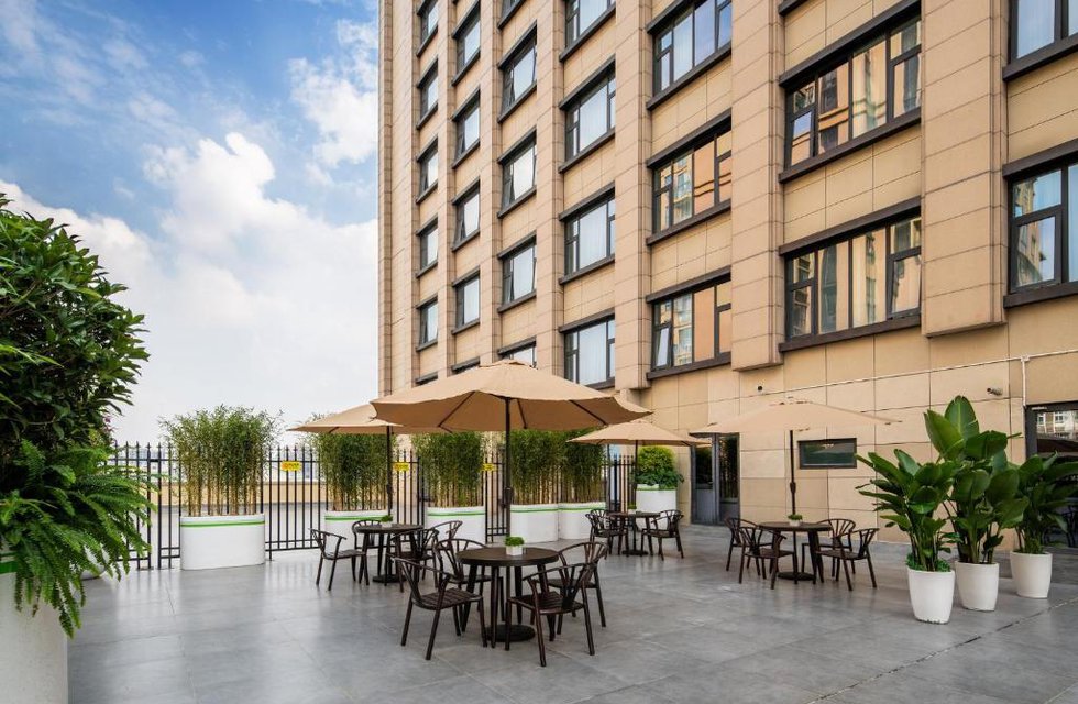 Holiday Inn Express Chengdu Huanhuaxi в Чэнду Китай ✅. Забронировать номер онлайн по выгодной цене в Holiday Inn Express Chengdu Huanhuaxi. Трансфер из аэропорта.