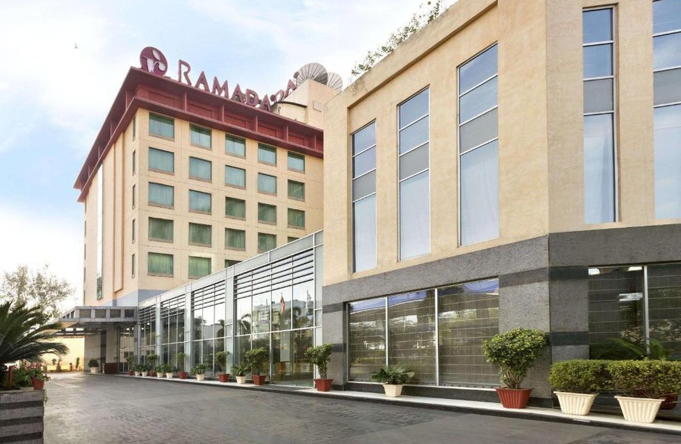 Ramada By Wyndham Jaipur в Джайпур Индия  ✅. Забронировать номер онлайн по выгодной цене в Ramada By Wyndham Jaipur. Трансфер из аэропорта.