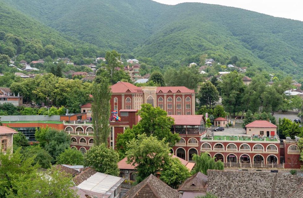 Sheki Palace Hotel в Шеки Азербайджан ✅. Забронировать номер онлайн по выгодной цене в Sheki Palace Hotel. Трансфер из аэропорта.