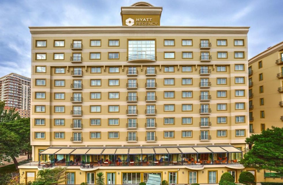 Hyatt Regency Baku в Баку Азербайджан. Забронировать номер онлайн по выгодной цене в Hyatt Regency Baku. Трансфер из аэропорта.