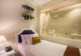 Amalfi Hotel Seminyak в Семиньяк Индонезия ✅. Забронировать номер онлайн по выгодной цене в Amalfi Hotel Seminyak. Трансфер из аэропорта.