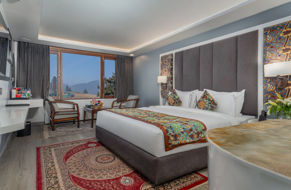 Hiltop Hotel Gulmarg в Гульмарг Индия  ✅. Забронировать номер онлайн по выгодной цене в Hiltop Hotel Gulmarg. Трансфер из аэропорта.