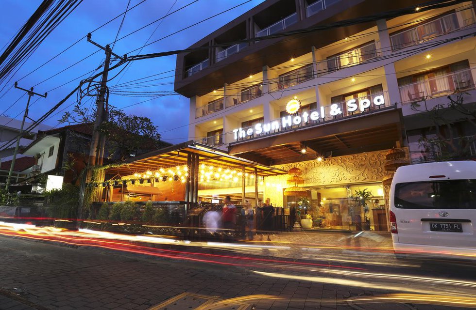 The Sun Hotel & Spa в Легиан Индонезия ✅. Забронировать номер онлайн по выгодной цене в The Sun Hotel & Spa. Трансфер из аэропорта.