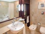 Beach Rotana в Абу-Даби ОАЭ ✅. Забронировать номер онлайн по выгодной цене в Beach Rotana. Трансфер из аэропорта.