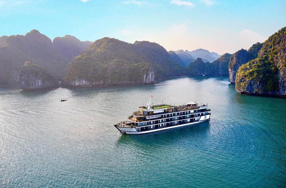 Alisa or Rita Halong Cruise в Халонг Вьетнам ✅. Забронировать номер онлайн по выгодной цене в Alisa or Rita Halong Cruise. Трансфер из аэропорта.