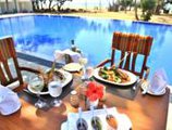 Hibiscus Beach Hotel & Villas в Калутара Шри Ланка ✅. Забронировать номер онлайн по выгодной цене в Hibiscus Beach Hotel & Villas. Трансфер из аэропорта.