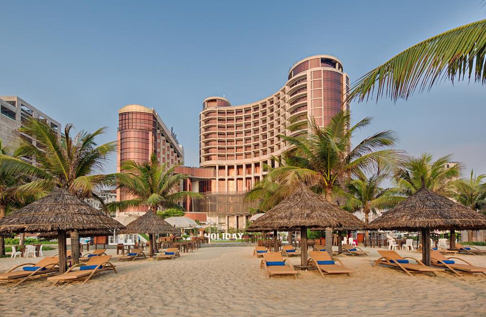Holiday Beach Danang Hotel & Resort в Дананг Вьетнам ✅. Забронировать номер онлайн по выгодной цене в Holiday Beach Danang Hotel & Resort. Трансфер из аэропорта.