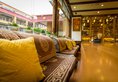 Xuelong Zhuangyuan Hotel в Тибет Китай ✅. Забронировать номер онлайн по выгодной цене в Xuelong Zhuangyuan Hotel. Трансфер из аэропорта.