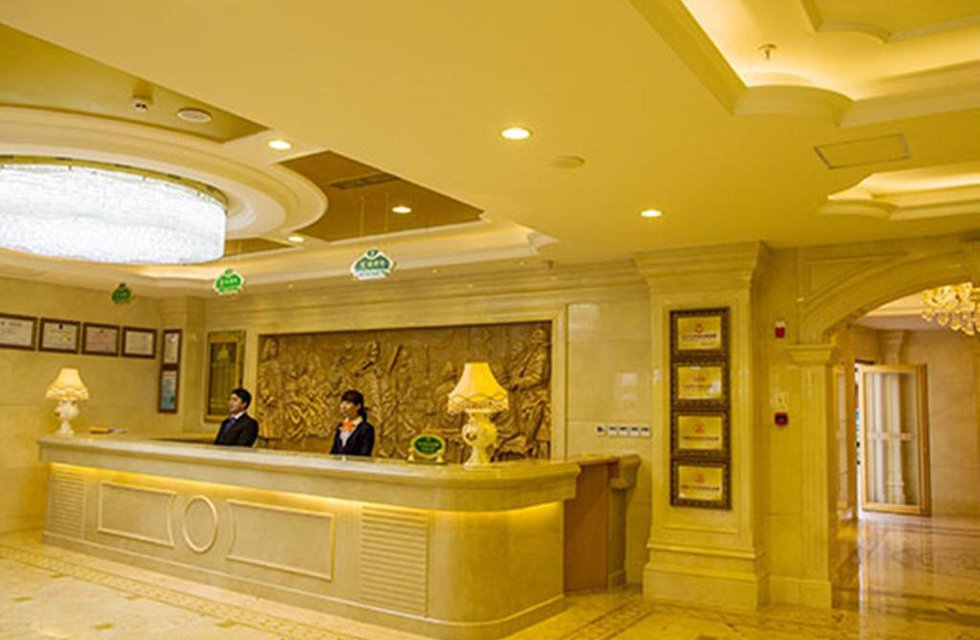 Vienna Hotel Lhasa Potala Palace в Тибет Китай ✅. Забронировать номер онлайн по выгодной цене в Vienna Hotel Lhasa Potala Palace. Трансфер из аэропорта.
