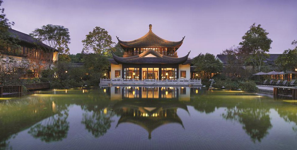 Four Seasons Hotel Hangzhou at West Lake в Ханчжоу Китай ✅. Забронировать номер онлайн по выгодной цене в Four Seasons Hotel Hangzhou at West Lake. Трансфер из аэропорта.
