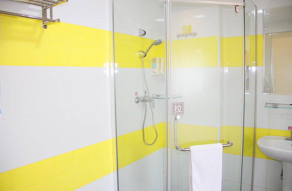 7Days Inn Xiamen Lotus Square Branch в Сямынь Китай ✅. Забронировать номер онлайн по выгодной цене в 7Days Inn Xiamen Lotus Square Branch. Трансфер из аэропорта.
