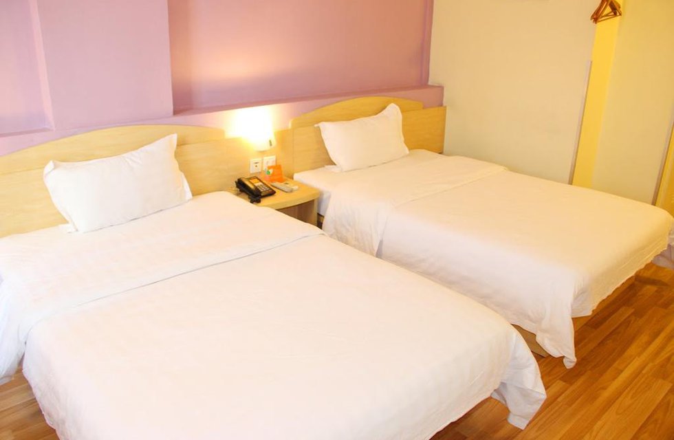 7Days Inn Xiamen Xiagu Pier Branch в Сямынь Китай ✅. Забронировать номер онлайн по выгодной цене в 7Days Inn Xiamen Xiagu Pier Branch. Трансфер из аэропорта.