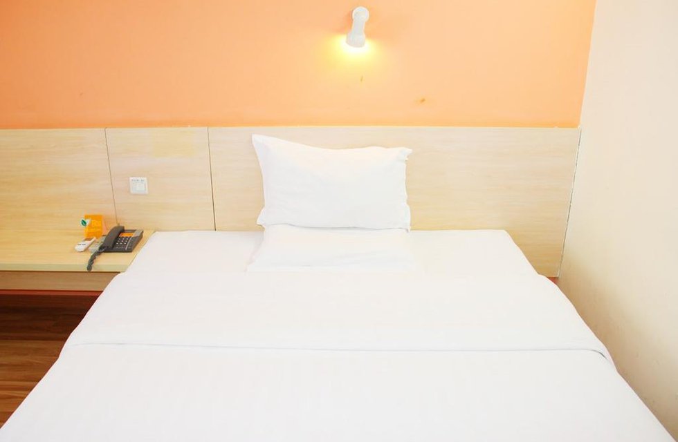 7Days Inn Xiamen Free Trade Zone в Сямынь Китай ✅. Забронировать номер онлайн по выгодной цене в 7Days Inn Xiamen Free Trade Zone. Трансфер из аэропорта.