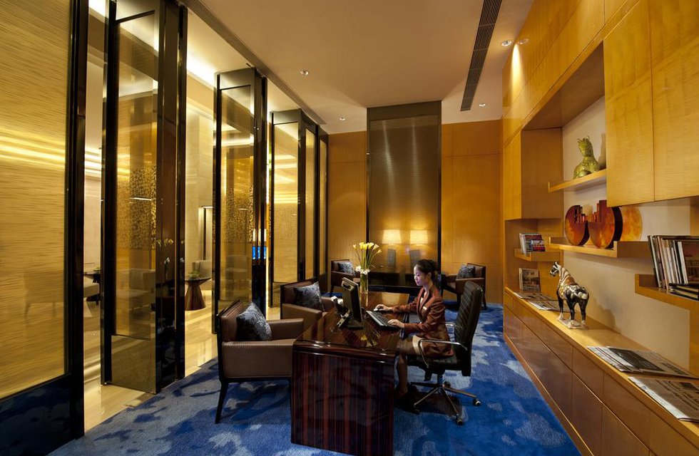 Hilton Guangzhou Baiyun в Гуанчжоу Китай ✅. Забронировать номер онлайн по выгодной цене в Hilton Guangzhou Baiyun. Трансфер из аэропорта.