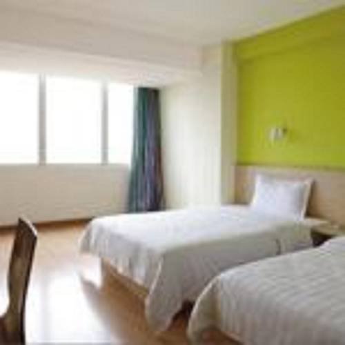 7Days Inn Guangzhou Nan Sha Jin Zhou Plaza в Гуанчжоу Китай ✅. Забронировать номер онлайн по выгодной цене в 7Days Inn Guangzhou Nan Sha Jin Zhou Plaza. Трансфер из аэропорта.