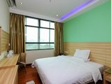 7Days Inn Guangzhou Tianhe Coach Station в Гуанчжоу Китай ✅. Забронировать номер онлайн по выгодной цене в 7Days Inn Guangzhou Tianhe Coach Station. Трансфер из аэропорта.