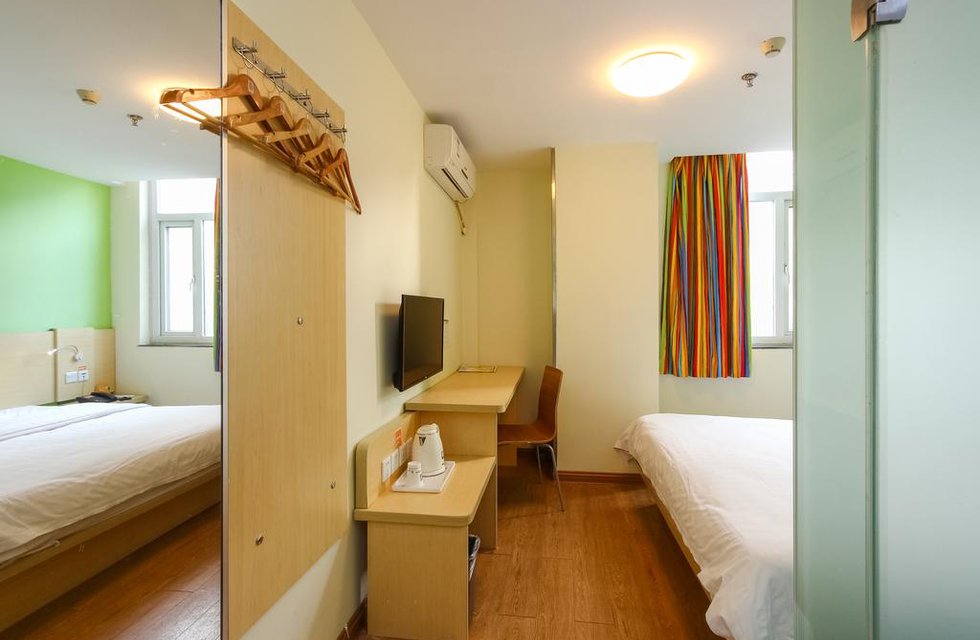 7Days Inn Guangzhou New Tianhe Park в Гуанчжоу Китай ✅. Забронировать номер онлайн по выгодной цене в 7Days Inn Guangzhou New Tianhe Park. Трансфер из аэропорта.