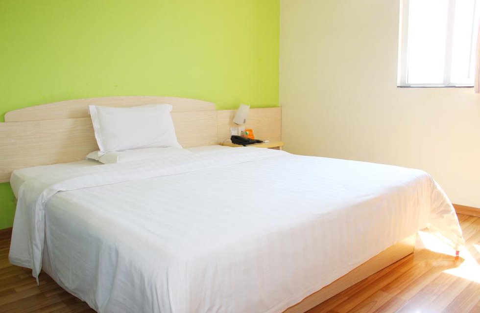 7Days Inn Guangzhou Huanshi Zhong в Гуанчжоу Китай ✅. Забронировать номер онлайн по выгодной цене в 7Days Inn Guangzhou Huanshi Zhong. Трансфер из аэропорта.