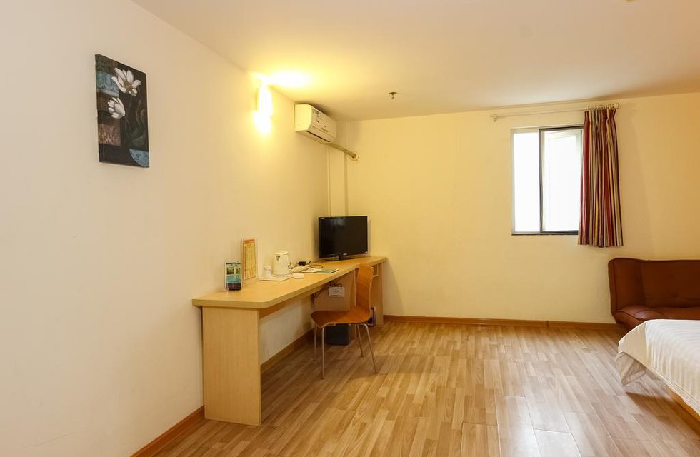 7Days Inn Guangzhou Shijing Jinbi Xincheng в Гуанчжоу Китай ✅. Забронировать номер онлайн по выгодной цене в 7Days Inn Guangzhou Shijing Jinbi Xincheng. Трансфер из аэропорта.