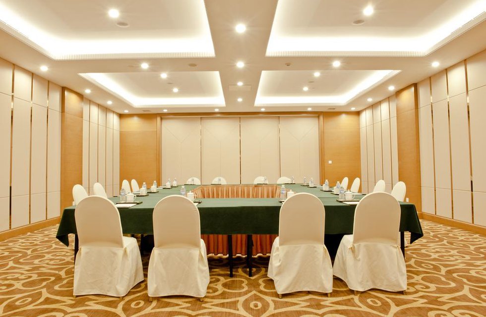 Holiday Inn Shanghai Pudong в Шанхай Китай ✅. Забронировать номер онлайн по выгодной цене в Holiday Inn Shanghai Pudong. Трансфер из аэропорта.