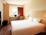 Ibis Shanghai Xujiahui в Шанхай Китай ✅. Забронировать номер онлайн по выгодной цене в Ibis Shanghai Xujiahui. Трансфер из аэропорта.