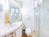 Ibis Shanghai Xujiahui в Шанхай Китай ✅. Забронировать номер онлайн по выгодной цене в Ibis Shanghai Xujiahui. Трансфер из аэропорта.