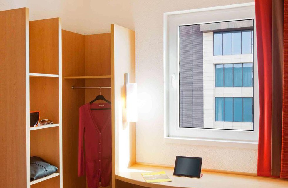 Ibis Shanghai Chengshan Road в Шанхай Китай ✅. Забронировать номер онлайн по выгодной цене в Ibis Shanghai Chengshan Road. Трансфер из аэропорта.