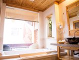 Yangshuo Rosewood Boutique Hotel в Яншо Китай ✅. Забронировать номер онлайн по выгодной цене в Yangshuo Rosewood Boutique Hotel. Трансфер из аэропорта.