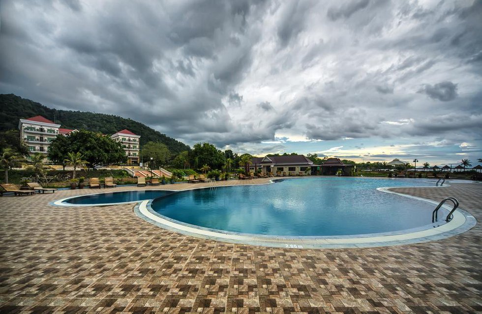 Rock Royal Hotel & Resort в Кеп Камбоджа ✅. Забронировать номер онлайн по выгодной цене в Rock Royal Hotel & Resort. Трансфер из аэропорта.