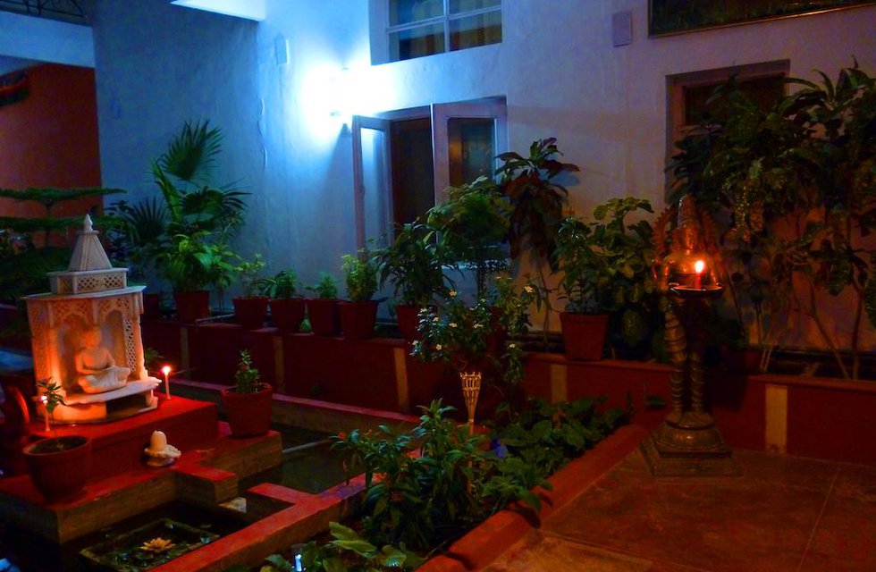 Hotel Harmony в Кхаджурахо Индия  ✅. Забронировать номер онлайн по выгодной цене в Hotel Harmony. Трансфер из аэропорта.