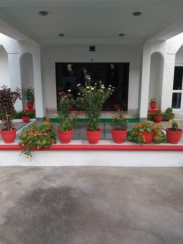 Hotel Ganesha Garden Villa в Кхаджурахо Индия  ✅. Забронировать номер онлайн по выгодной цене в Hotel Ganesha Garden Villa. Трансфер из аэропорта.