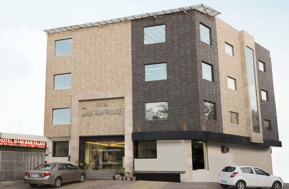 Hotel Mani Ram Palace в Агра Индия  ✅. Забронировать номер онлайн по выгодной цене в Hotel Mani Ram Palace. Трансфер из аэропорта.