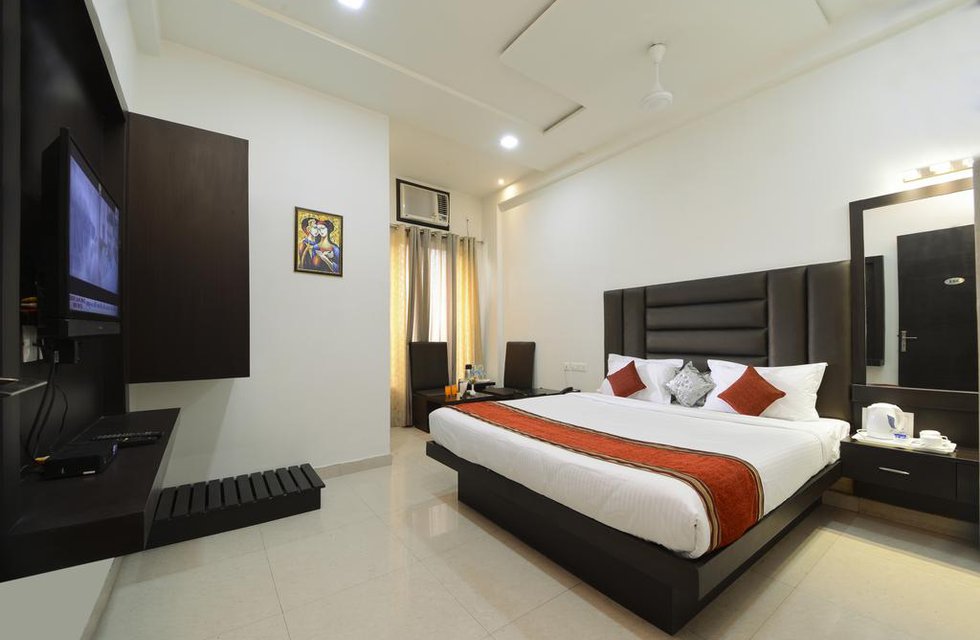 Hotel Madhushrie в Агра Индия  ✅. Забронировать номер онлайн по выгодной цене в Hotel Madhushrie. Трансфер из аэропорта.