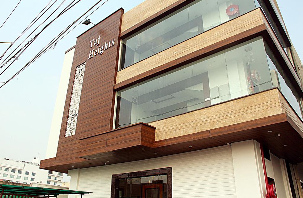 Hotel Taj Heights в Агра Индия  ✅. Забронировать номер онлайн по выгодной цене в Hotel Taj Heights. Трансфер из аэропорта.