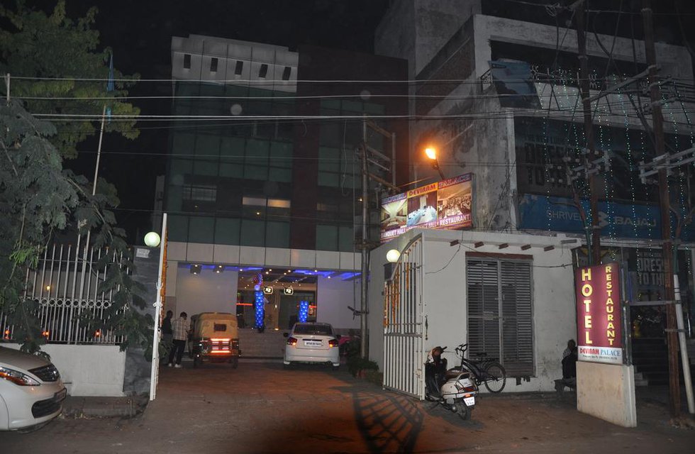 Hotel Deviram Palace в Агра Индия  ✅. Забронировать номер онлайн по выгодной цене в Hotel Deviram Palace. Трансфер из аэропорта.