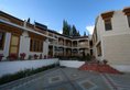 Hotel Ladakh Inn в Лех Индия  ✅. Забронировать номер онлайн по выгодной цене в Hotel Ladakh Inn. Трансфер из аэропорта.