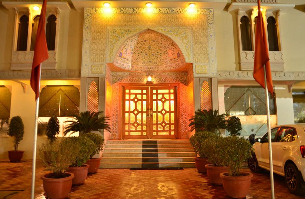 FabHotel Castle Lalpura MI Road в Джайпур Индия  ✅. Забронировать номер онлайн по выгодной цене в FabHotel Castle Lalpura MI Road. Трансфер из аэропорта.