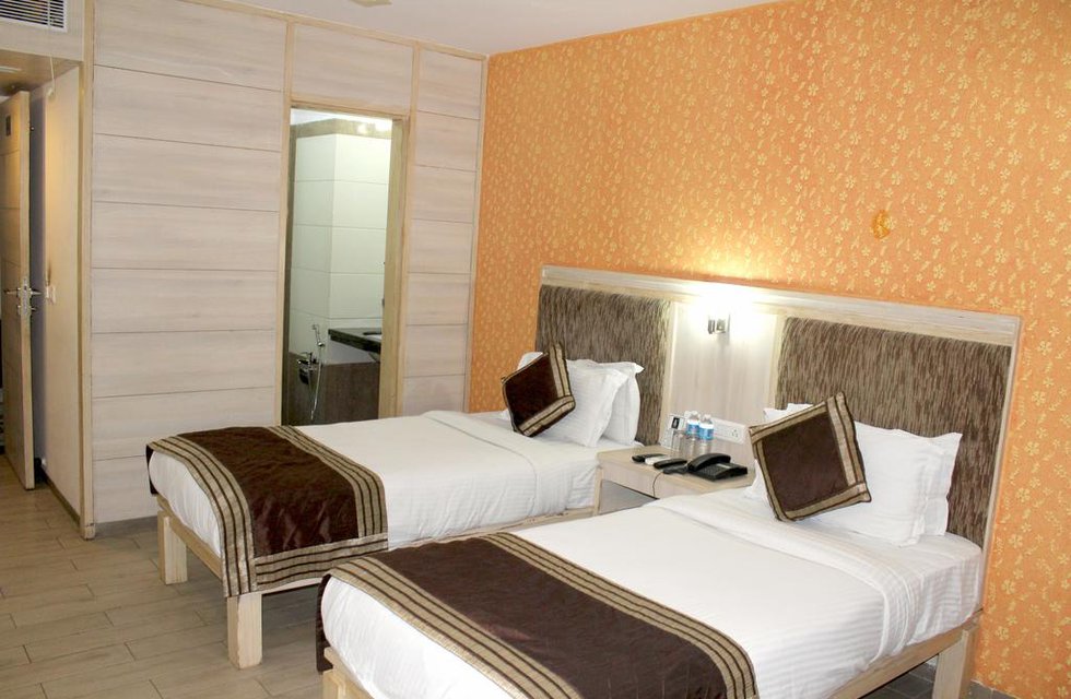 Hotel Golden Manor в Джайпур Индия  ✅. Забронировать номер онлайн по выгодной цене в Hotel Golden Manor. Трансфер из аэропорта.