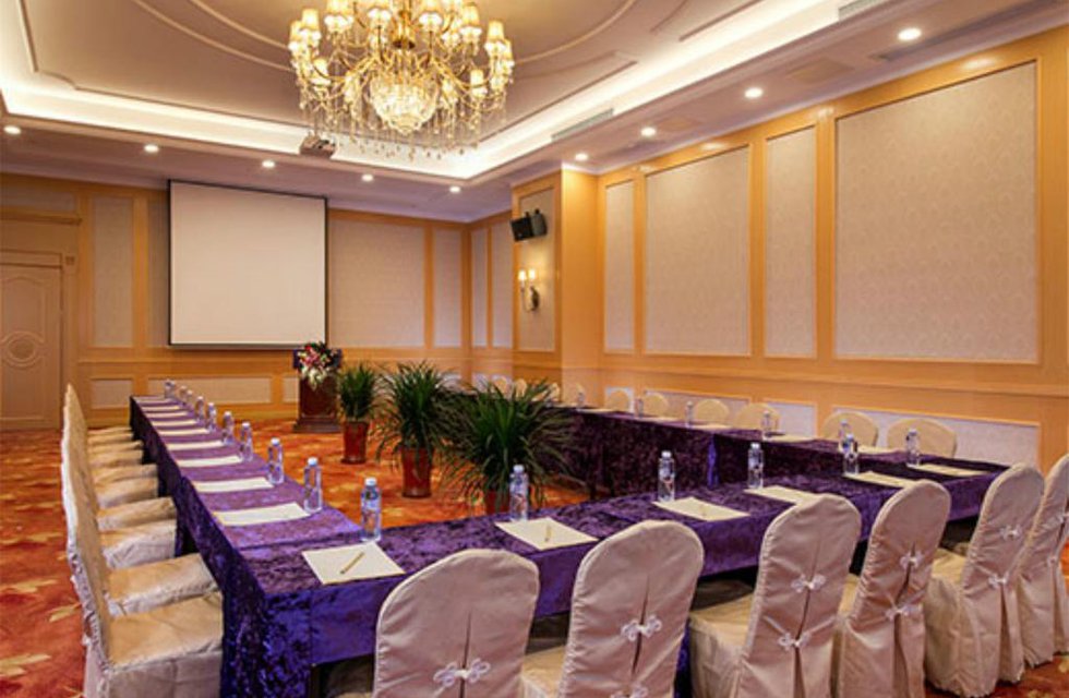 Vienna Hotel Zhangjiajie North Railway Station в Чжанцзяцзе Китай ✅. Забронировать номер онлайн по выгодной цене в Vienna Hotel Zhangjiajie North Railway Station. Трансфер из аэропорта.