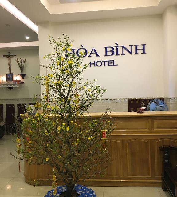 Hotel Hoa Binh в Фантьет Вьетнам ✅. Забронировать номер онлайн по выгодной цене в Hotel Hoa Binh. Трансфер из аэропорта.