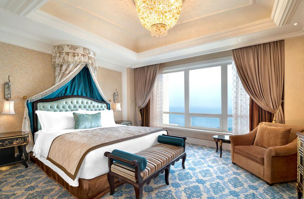 The Castle Hotel, a Luxury Collection Hotel, Dalian в Далянь Китай ✅. Забронировать номер онлайн по выгодной цене в The Castle Hotel, a Luxury Collection Hotel, Dalian. Трансфер из аэропорта.