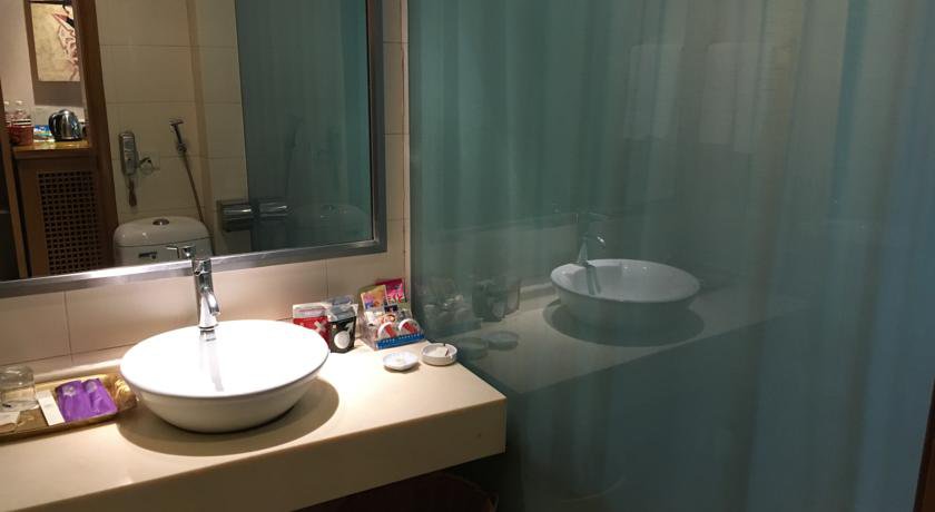 Futian Hotel в Иу Китай ✅. Забронировать номер онлайн по выгодной цене в Futian Hotel. Трансфер из аэропорта.