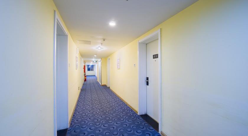 7Days Inn Foshan Kuiqi Lu Huayi Zhuangshi Cailiao Cheng в Фошань Китай ✅. Забронировать номер онлайн по выгодной цене в 7Days Inn Foshan Kuiqi Lu Huayi Zhuangshi Cailiao Cheng. Трансфер из аэропорта.