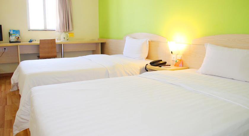 7Days Inn Foshan Dongfang Square Walmart в Фошань Китай ✅. Забронировать номер онлайн по выгодной цене в 7Days Inn Foshan Dongfang Square Walmart. Трансфер из аэропорта.