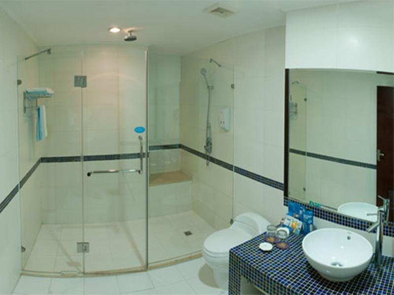 Baili Commercial Hotel в Чжухай Китай ✅. Забронировать номер онлайн по выгодной цене в Baili Commercial Hotel. Трансфер из аэропорта.