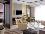 Four Seasons Hotel Hong Kong в Гонконг Гонконг ✅. Забронировать номер онлайн по выгодной цене в Four Seasons Hotel Hong Kong. Трансфер из аэропорта.