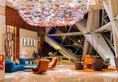 Andaz Capital Gate Abu Dhabi в Абу-Даби ОАЭ ✅. Забронировать номер онлайн по выгодной цене в Andaz Capital Gate Abu Dhabi. Трансфер из аэропорта.