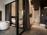 White Boutique Hotel and Residences в Сиануквиль Камбоджа ✅. Забронировать номер онлайн по выгодной цене в White Boutique Hotel and Residences. Трансфер из аэропорта.