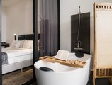 White Boutique Hotel and Residences в Сиануквиль Камбоджа ✅. Забронировать номер онлайн по выгодной цене в White Boutique Hotel and Residences. Трансфер из аэропорта.